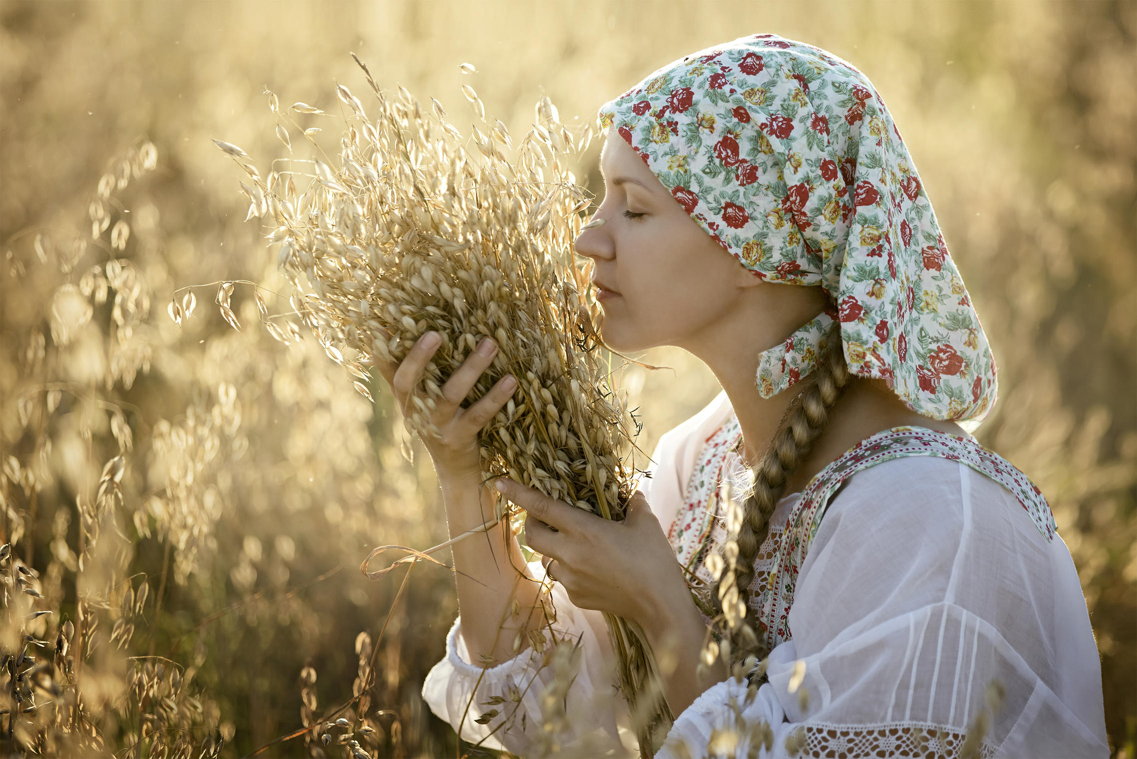 Photo Women in Slavic costumes in Kaifing