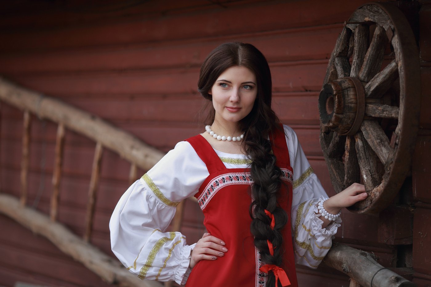 Girls in Slavic costumes in Kaifing