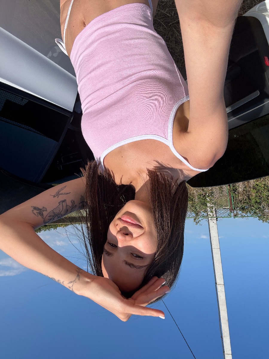 Sexy model Tina in Kaifing